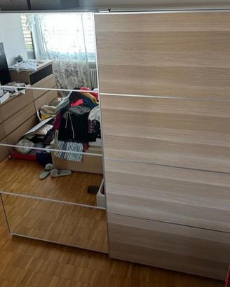 Armadio Ikea con specchio