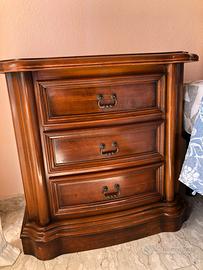 2 Comodini in legno massello