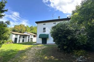 CASA INDIPENDENTE A MEDOLLA