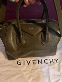 Borsa Givenchy color verdone con tracolla