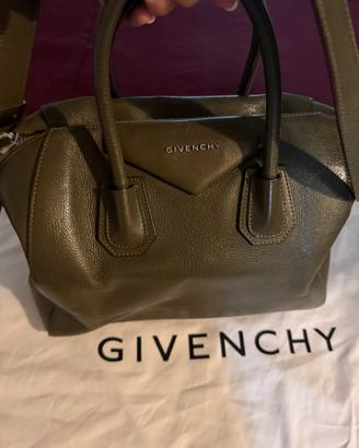 Borsa Givenchy color verdone con tracolla