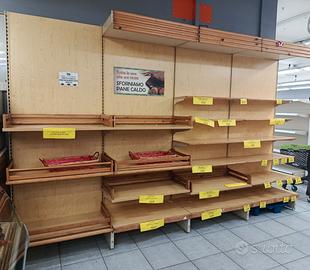 scaffale supermercato panificio