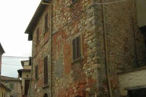 Casa indipendente di 251 m² con più di 5 locali a 