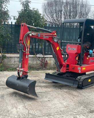 E123 Mini escavatore 13 q Hinowa