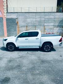Toyota hilux 2.4 150cv