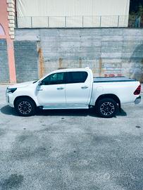 Toyota hilux  Executive 2.4  150cv