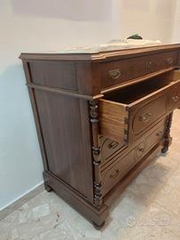 comò con cassetti e panca arte povera