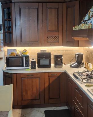 cucina angolare  noce  4,70mx2m