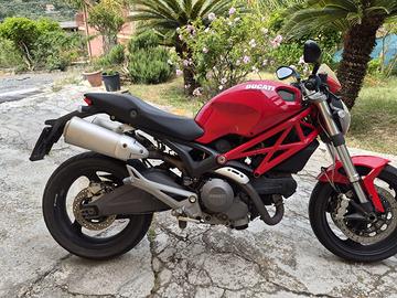 Moto ducati Monster
