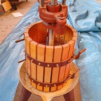 Torchio manuale per uva vintage