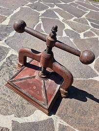 Pressa torchio legatoria