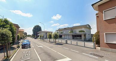 Bilocale Arosio con box auto libero subito