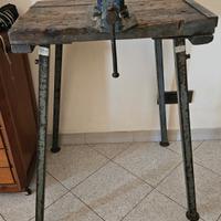 banco da lavoro vintage con morsa professionale