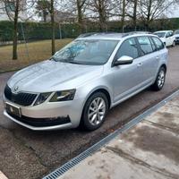 Skoda Octavia 1.6 TDI SCR 115 CV DSG Wagon Style