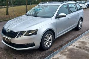 Skoda Octavia 1.6 TDI SCR 115 CV DSG Wagon Style