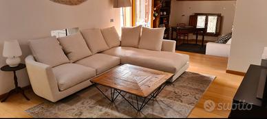 divano con chaise longue Desiree 
