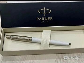 Due Penne a Stera Parker Est. 1888