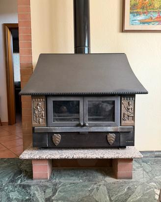 Stufa a legna in ghisa