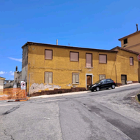 Vendita immobile indipendente con cortile privato