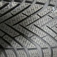 Gomme Pirelli 225 50 17