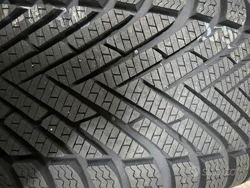 Gomme Pirelli 225 50 17