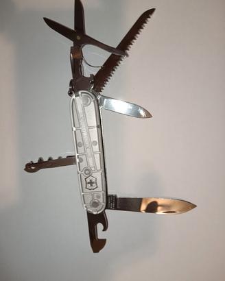 Victorinox Huntsman Cyber