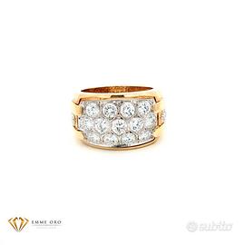 Anello in oro con diamanti