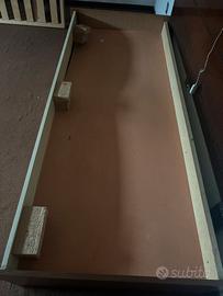 Letto singolo e la testiera