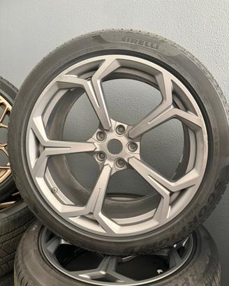 CERCHI+GOMME ORIGINALI Lamborghini Urus 22”
