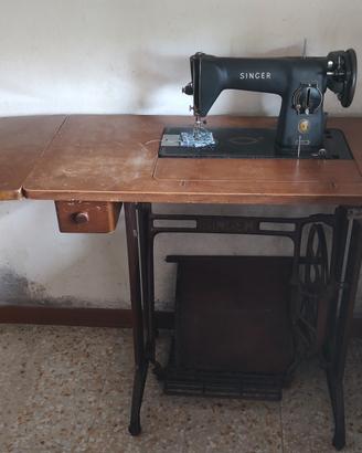 macchina da cucire d'epoca Singer