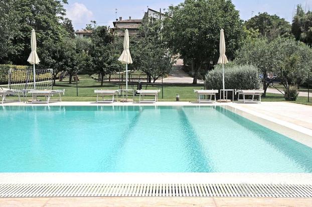 Attivita' & mura affittacamere di lusso piscina