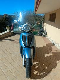 scooter piaggio carnaby 300 cruiser