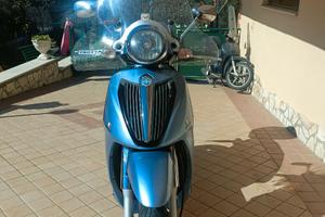 scooter piaggio carnaby 300 cruiser