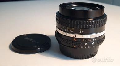 obiettivo grandangolo Nikkor 20 mm F 3.5