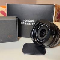 Fujifilm 18mm f/2 R + SQUAEHOOD
