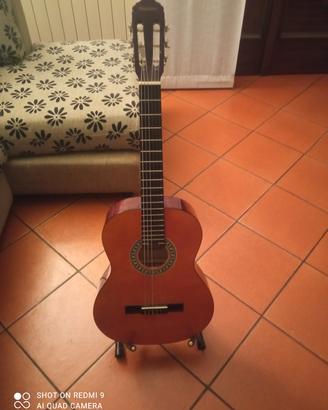 chitarra classica con custodia