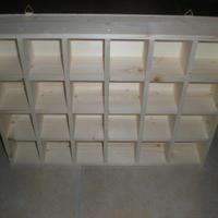 Bacheca piccola portaoggeti nuova in legno di abet