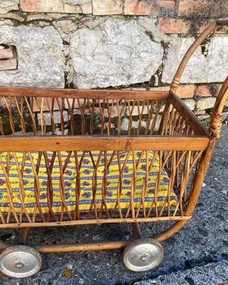 CARROZZINA VINTAGE  PER BAMBOLE in Vimini e Legno