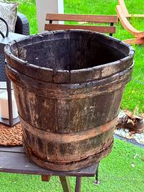 Catino antico in legno