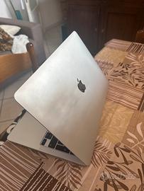 Macbook m1 8/256