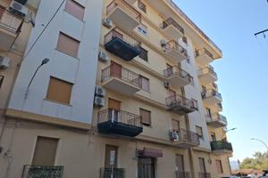 5 vani luminosa a Bagheria