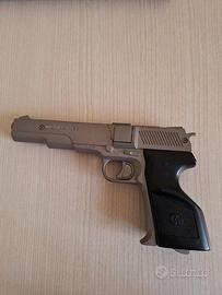 pistola giocattolo 