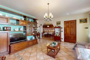 VILLA A SCHIERA SU UN UNICO LIVELLO CON GIARDINO P