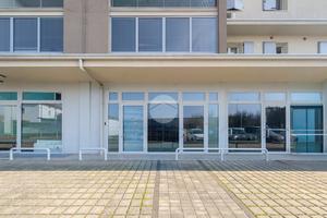 NEGOZIO A MONTICHIARI