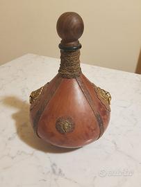 Bottiglia vuota pelle anni '50