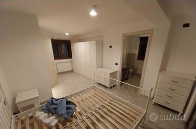 Pomezia trilocale con due posti auto