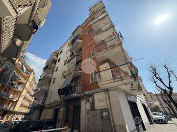 4 LOCALI A TORRE DEL GRECO