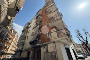 4 LOCALI A TORRE DEL GRECO