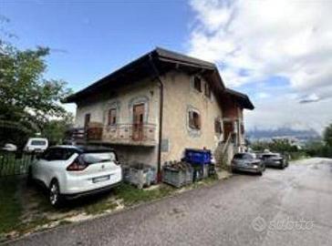 Immobile in asta di 143 m² con 4 locali e box auto