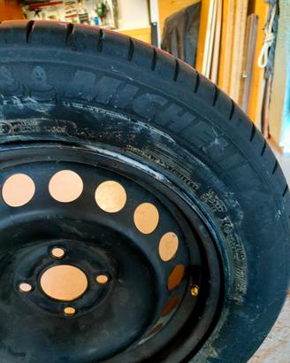 gomme 185/65/15 con cerchi